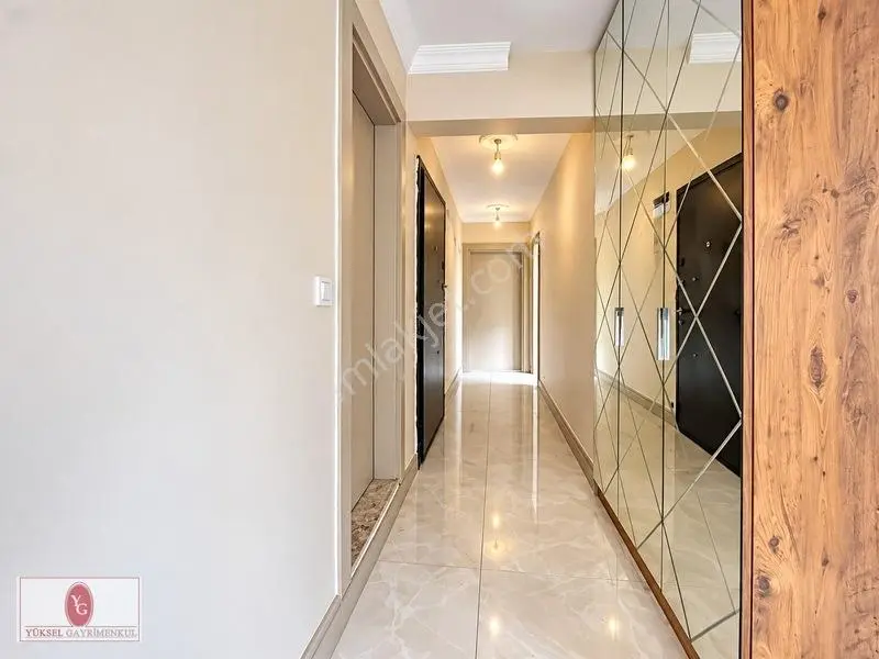 Yüksel'den Edremit Çarşının Merkezinde Geniş Balkonlu 2+1 Daire — fotoğraf 16