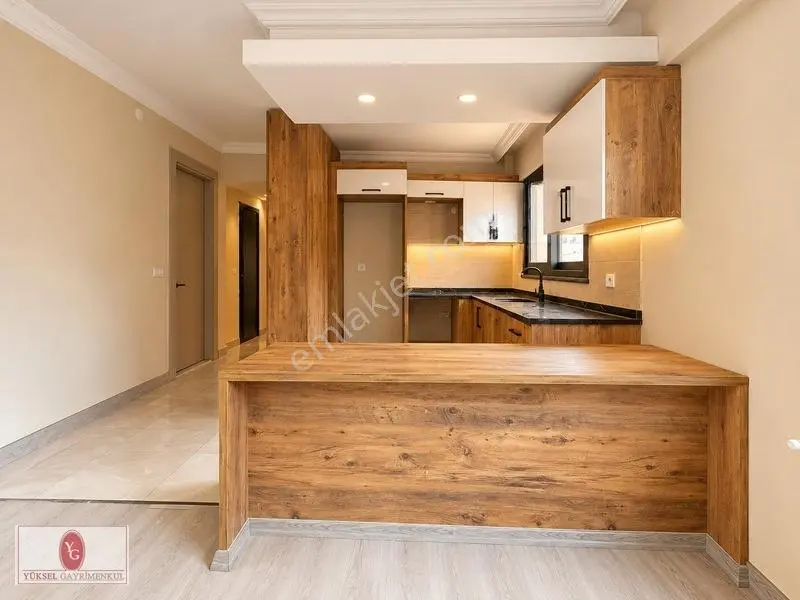 Yüksel'den Edremit Çarşının Merkezinde Geniş Balkonlu 2+1 Daire — fotoğraf 17