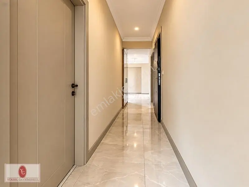Yüksel'den Edremit Çarşının Merkezinde Geniş Balkonlu 2+1 Daire — fotoğraf 34