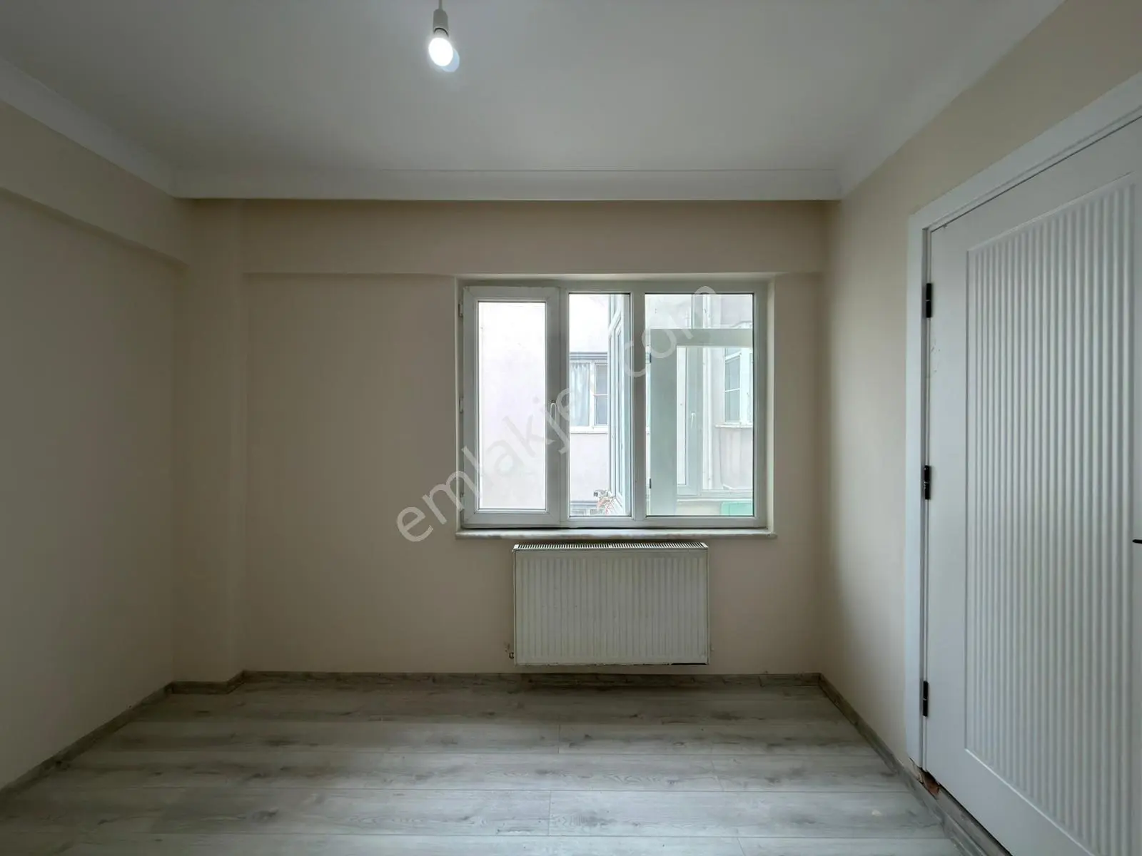 Referans'tan Akçay Merkez'de Ebeveyn Banyolu Ayrı Mutfak Lüx Tasarımlı 2+1 Daire — fotoğraf 7