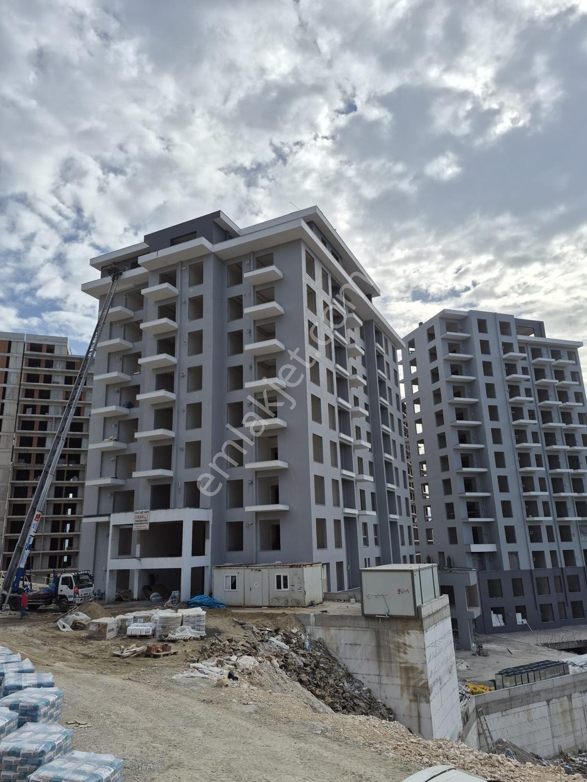 Buca Da 7 Havuzlu Sitede 1+1 Otoparklı Lüks Daire — fotoğraf 7