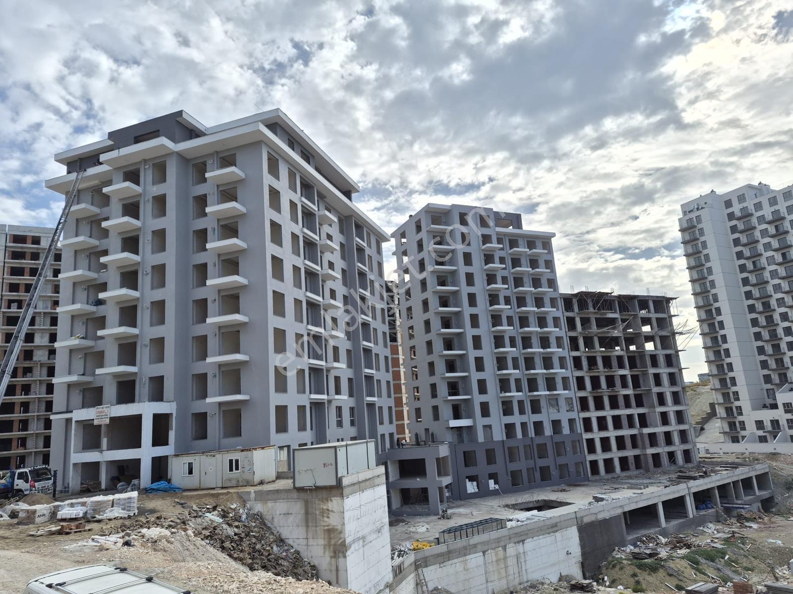 Buca Da 7 Havuzlu Sitede 1+1 Otoparklı Lüks Daire — fotoğraf 11