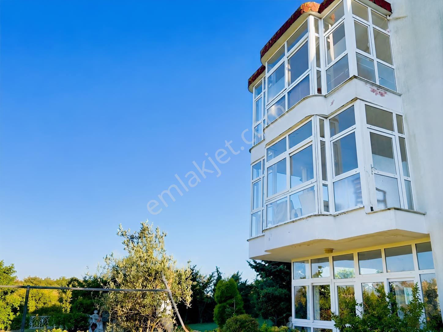 Çatalca İzzettin'de 4013m² Arsalı, Havuzlu, 14 Odalı Süper Villa — fotoğraf 4
