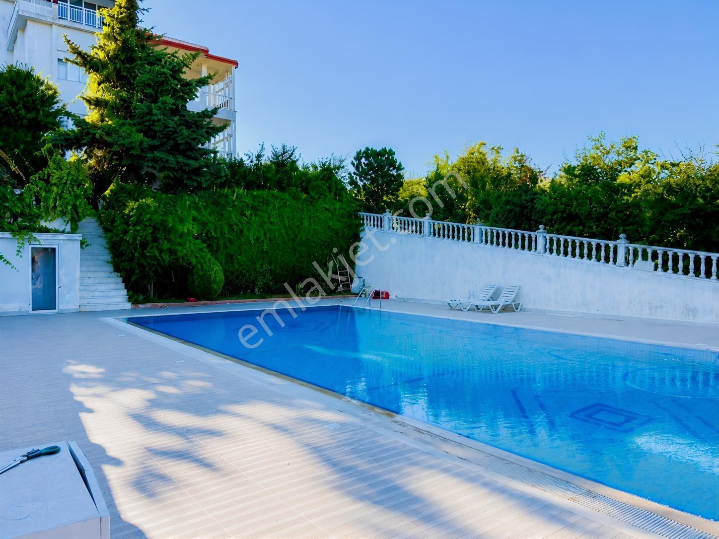 Çatalca İzzettin'de 4013m² Arsalı, Havuzlu, 14 Odalı Süper Villa — fotoğraf 8