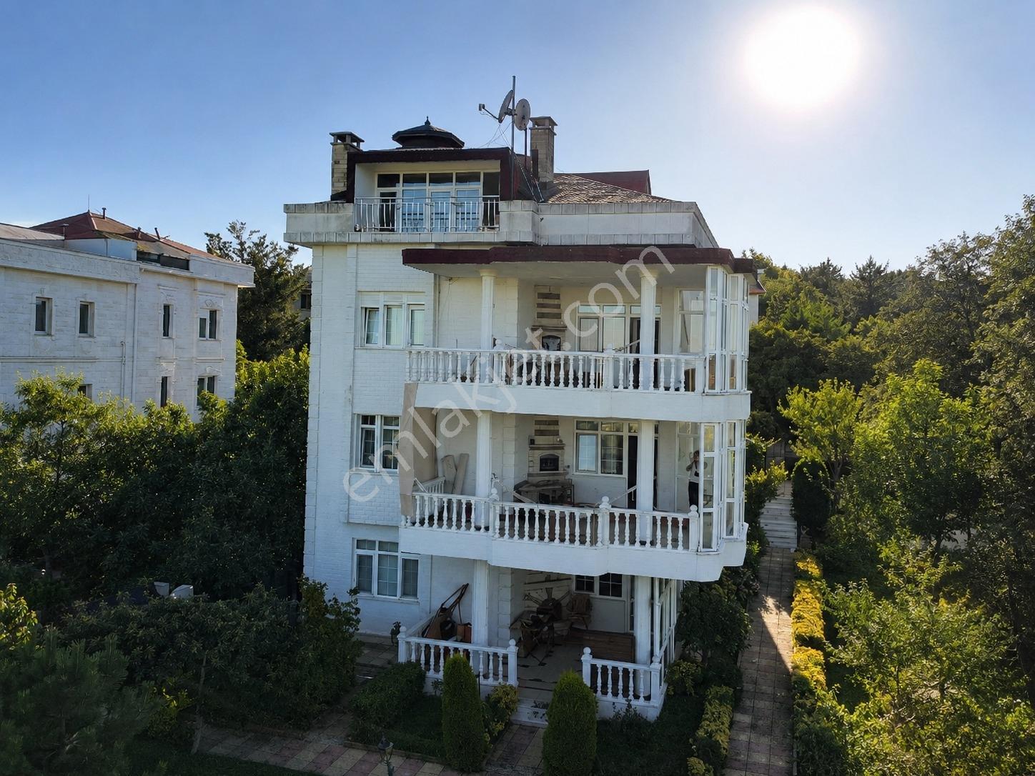 Çatalca İzzettin'de 4013m² Arsalı, Havuzlu, 14 Odalı Süper Villa — fotoğraf 16