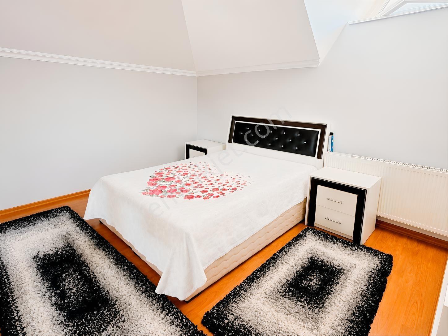Çatalca İzzettin'de 4013m² Arsalı, Havuzlu, 14 Odalı Süper Villa — fotoğraf 22