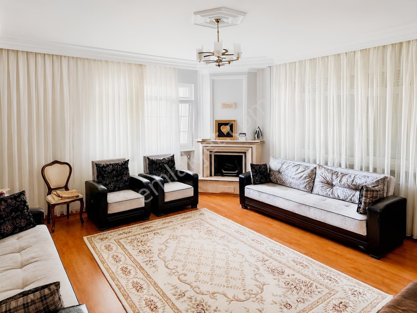 Çatalca İzzettin'de 4013m² Arsalı, Havuzlu, 14 Odalı Süper Villa — fotoğraf 30