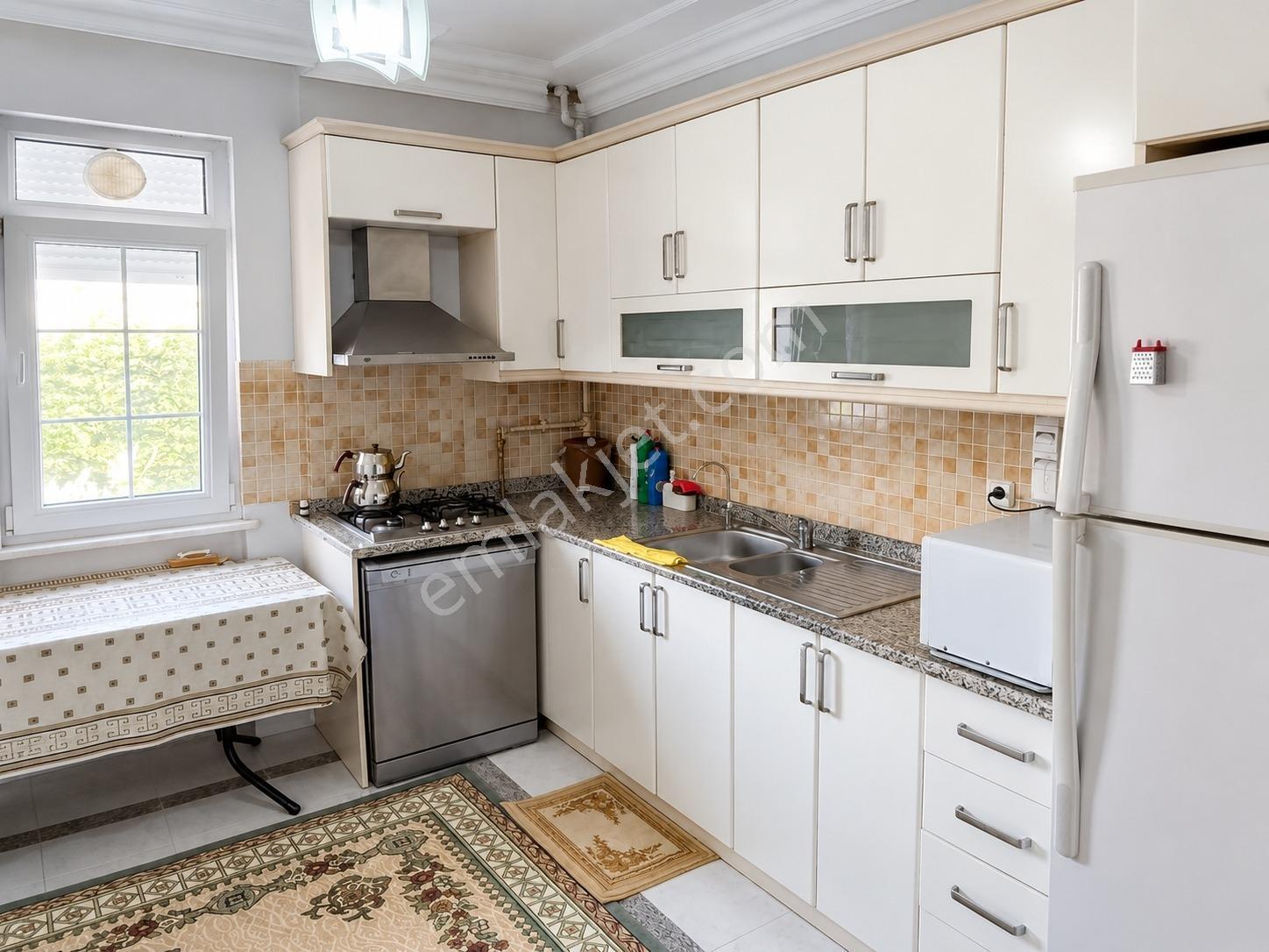 Çatalca İzzettin'de 4013m² Arsalı, Havuzlu, 14 Odalı Süper Villa — fotoğraf 31