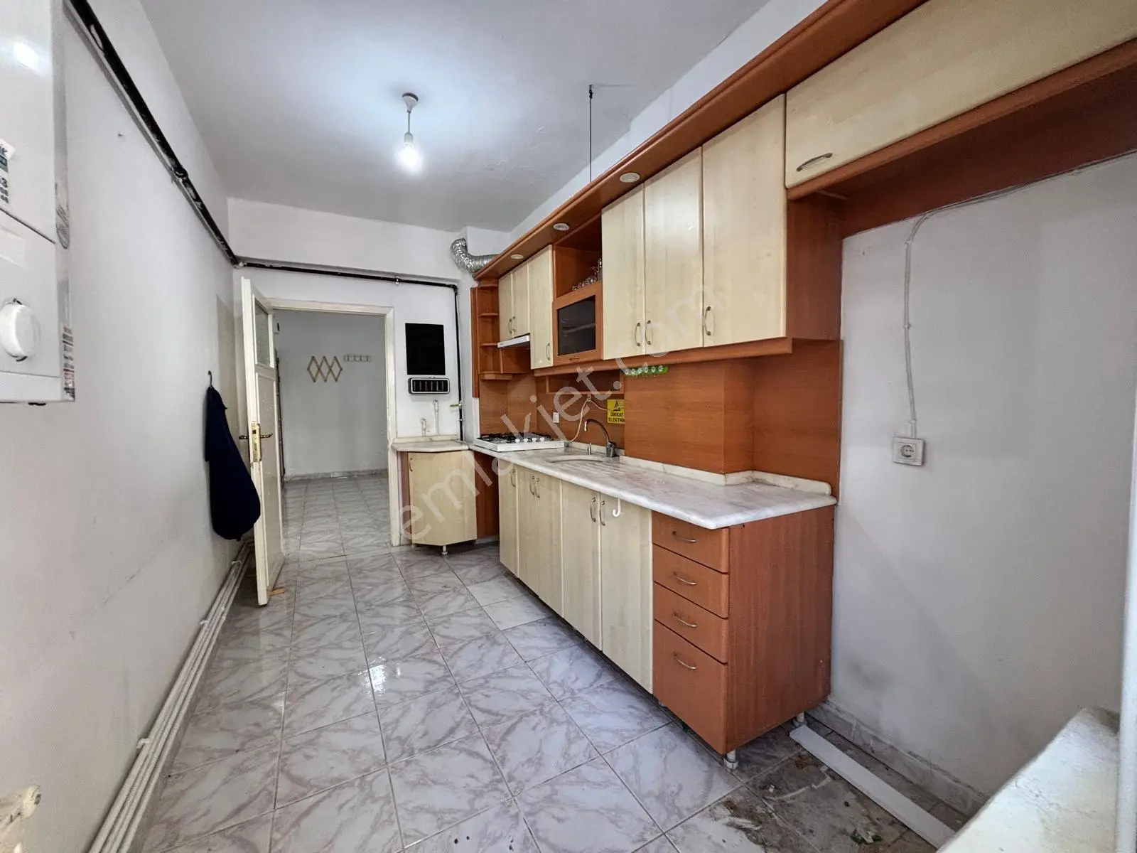 İlk-ev'den Boş Her Zaman Bakılabilir Çetin Emeç Yakını Balkonlu Kombili Yüksek Giriş 2+1 — fotoğraf 4