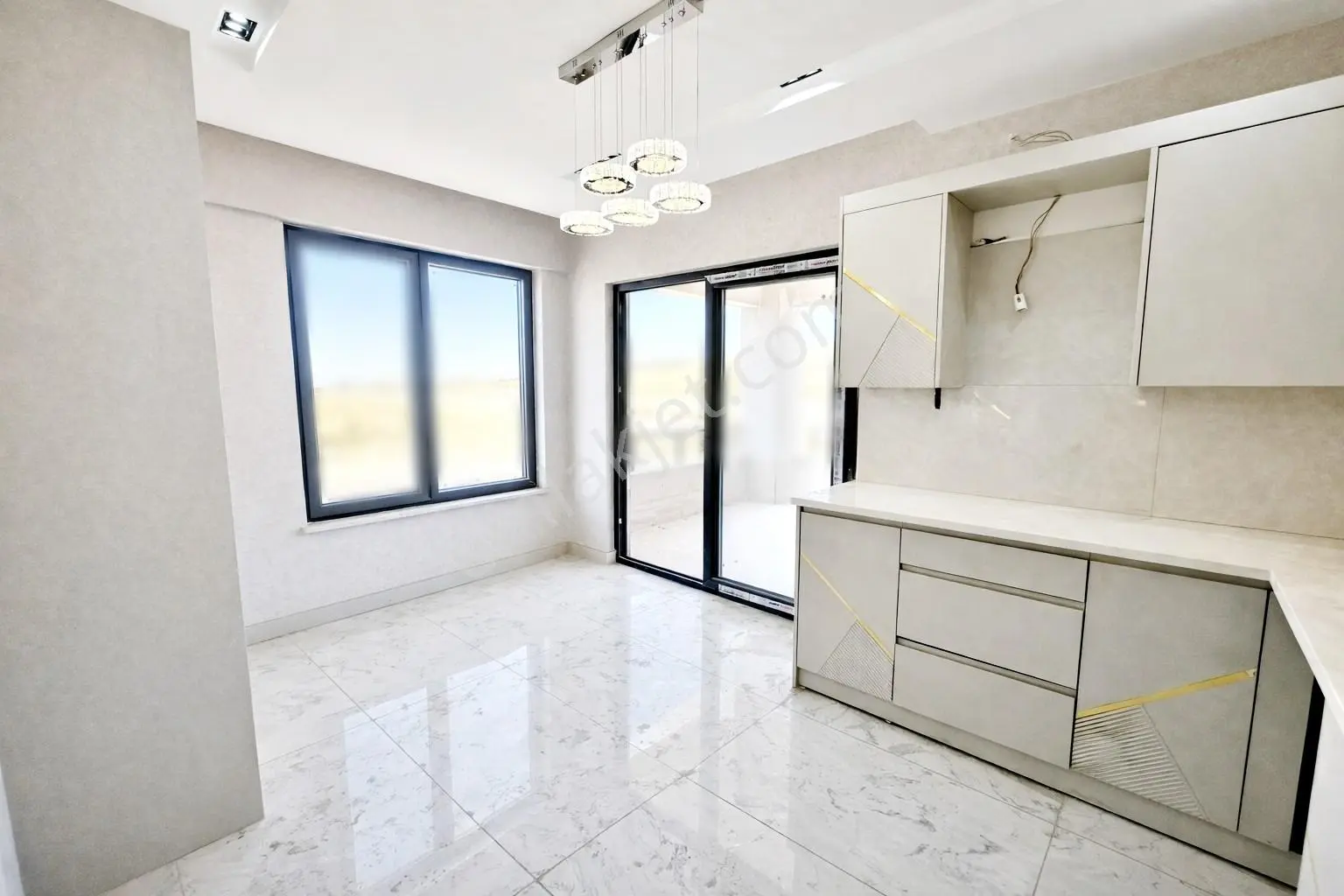 Alpaslan1'de Site İçi Açk Cephe Yerdn Isıtma Genş Balkon Lüx2+1 — fotoğraf 2