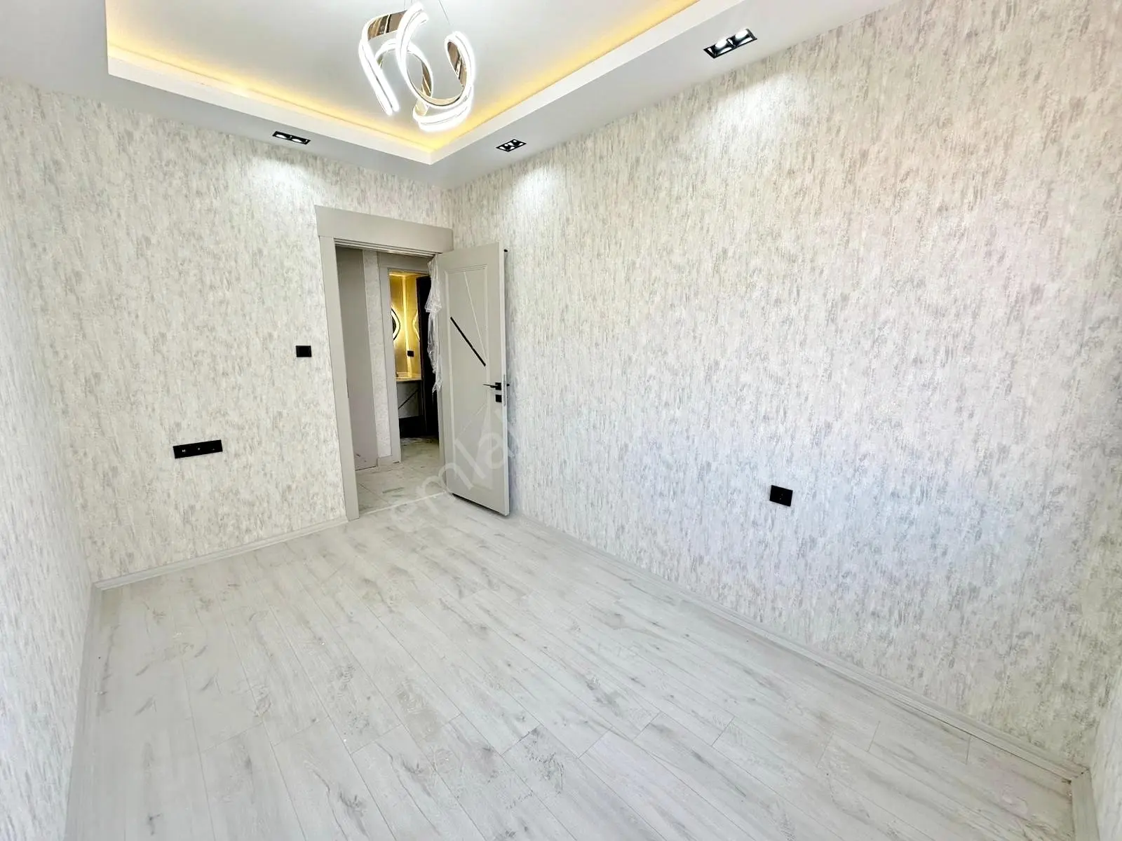 Alpaslan1'de Site İçi Açk Cephe Yerdn Isıtma Genş Balkon Lüx2+1 — fotoğraf 12