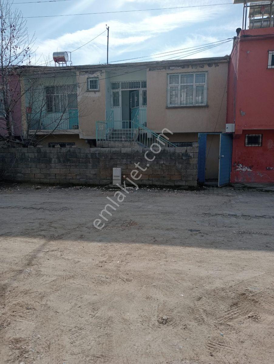 Ergani Kemaliyede 350 M² Arsa Üzerinde Bahçeli 3 Katlı Kâgir Ev — fotoğraf 2