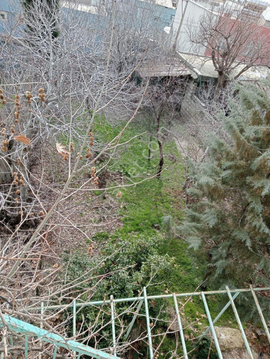 Ergani Kemaliyede 350 M² Arsa Üzerinde Bahçeli 3 Katlı Kâgir Ev — fotoğraf 4
