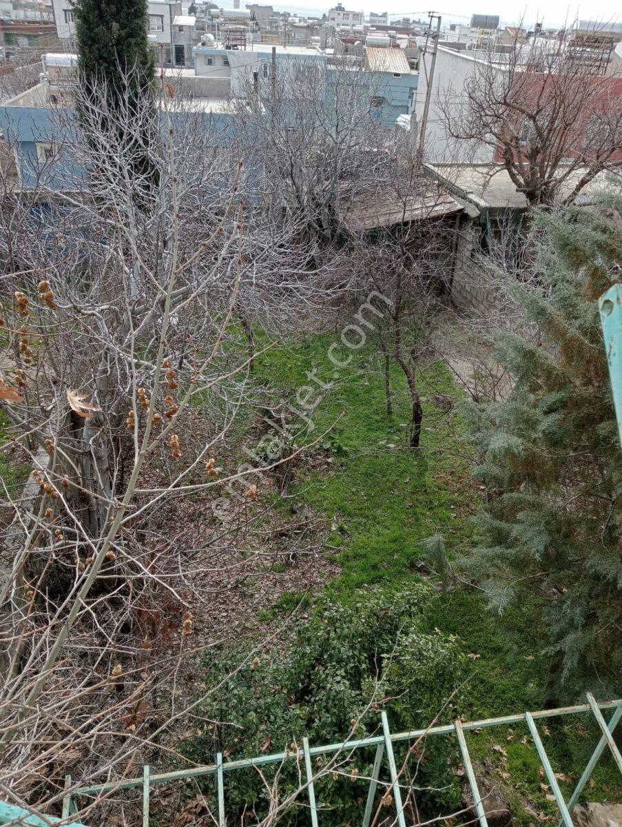 Ergani Kemaliyede 350 M² Arsa Üzerinde Bahçeli 3 Katlı Kâgir Ev — fotoğraf 5