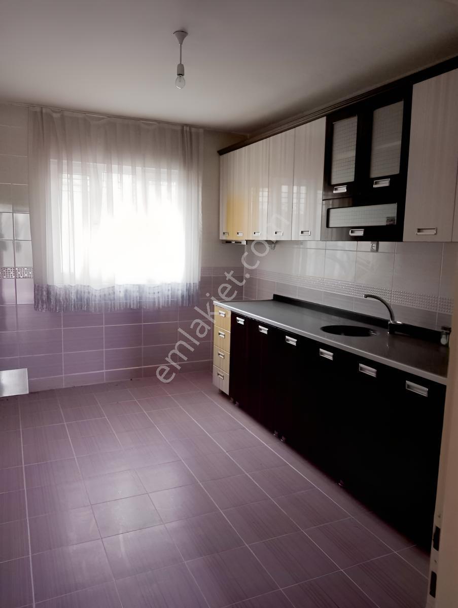 Ergani Kemaliyede 350 M² Arsa Üzerinde Bahçeli 3 Katlı Kâgir Ev — fotoğraf 10