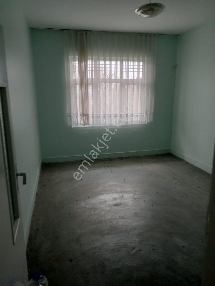 Ergani Kemaliyede 350 M² Arsa Üzerinde Bahçeli 3 Katlı Kâgir Ev — fotoğraf 11