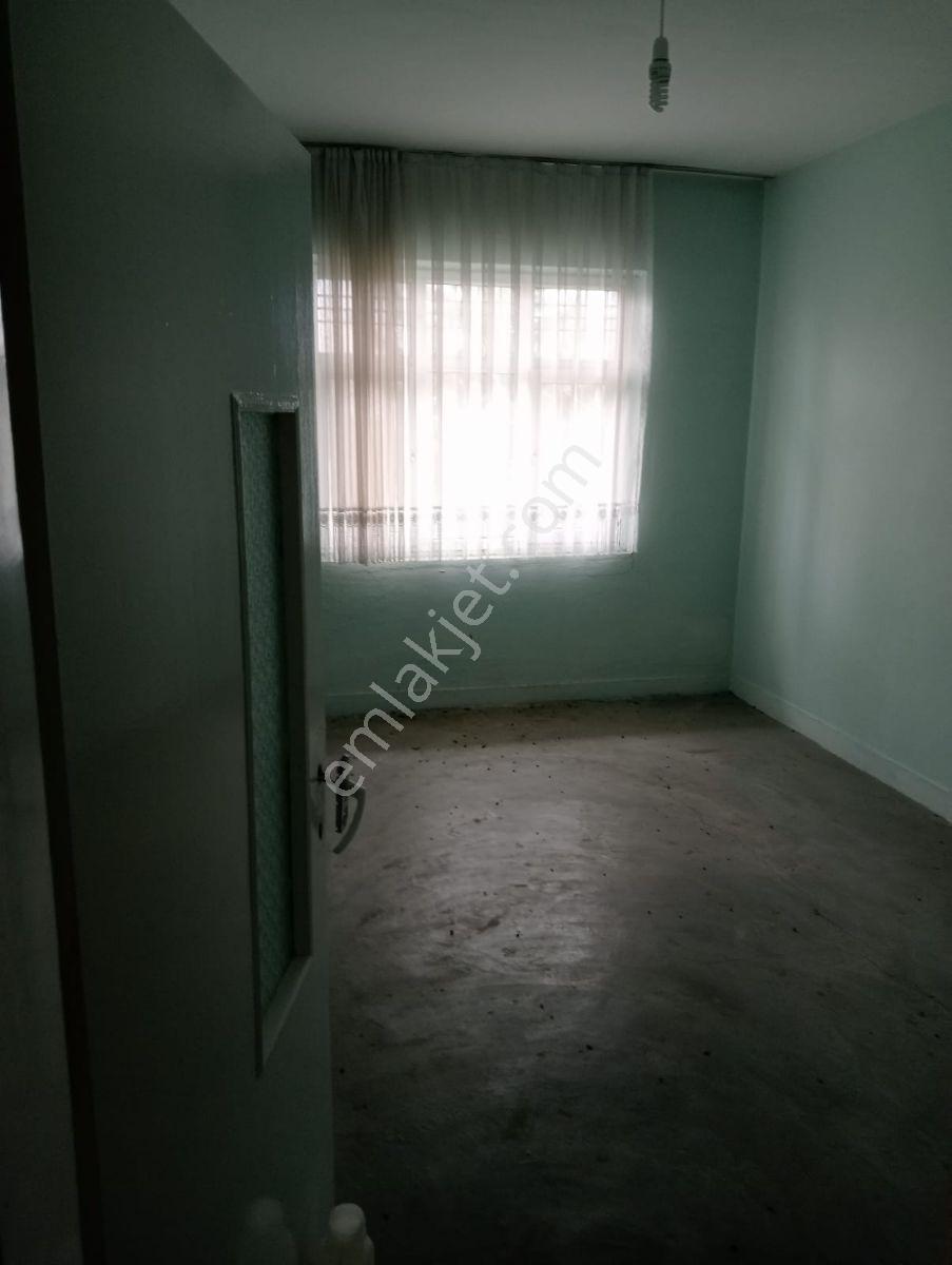 Ergani Kemaliyede 350 M² Arsa Üzerinde Bahçeli 3 Katlı Kâgir Ev — fotoğraf 15
