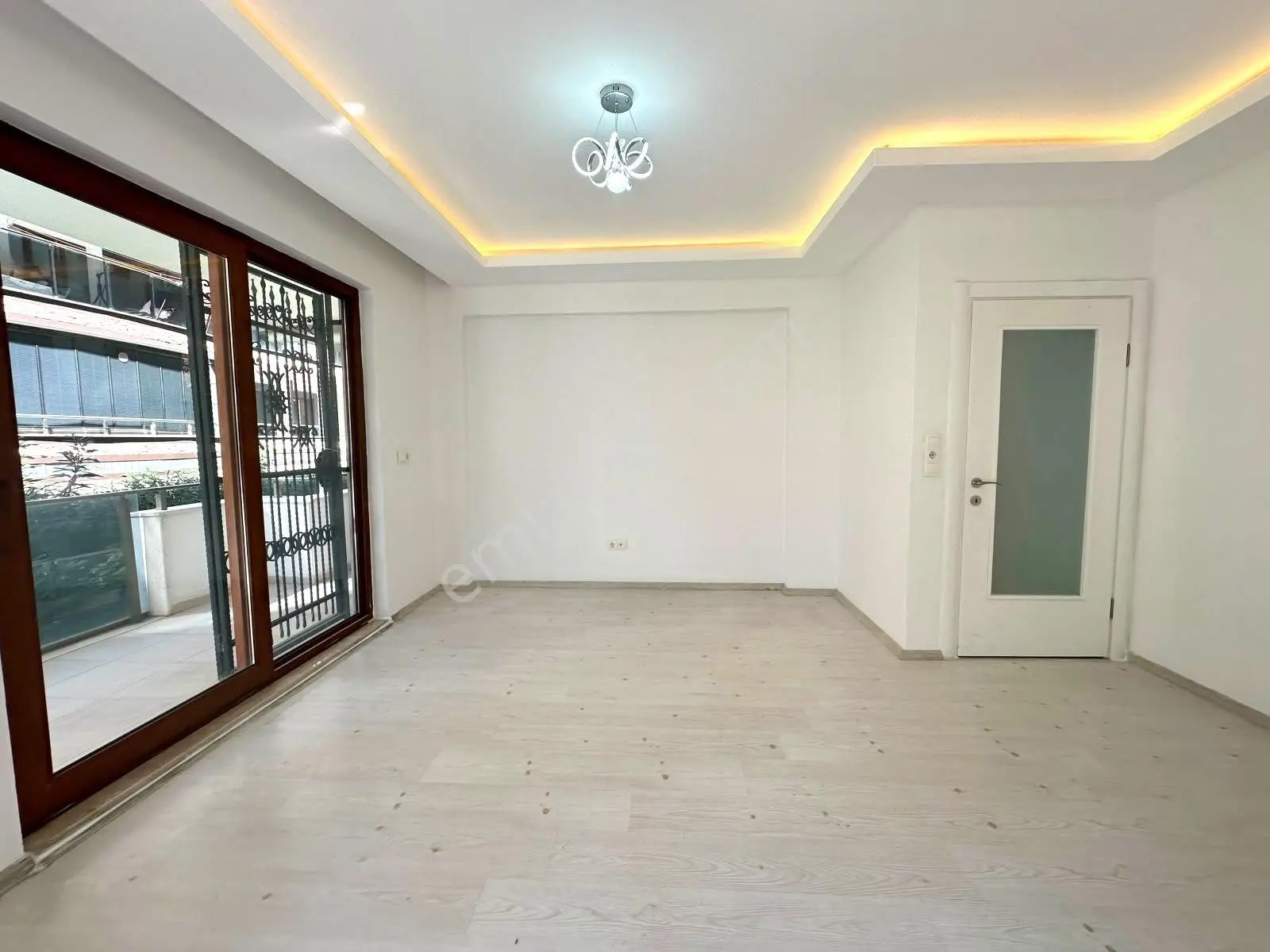 Referans'tan Altınkum'da Ön Cephe Ayrı Mutfak Lüx Tasarımlı 3+1 Daire — fotoğraf 30