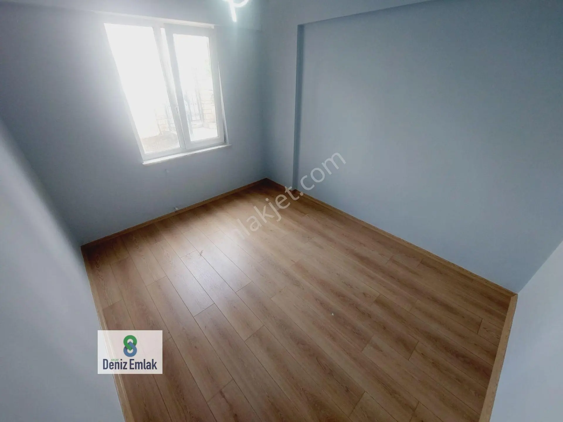 Denizden Akçayda Öncephe Komple Tadilatlı Satılık 2+1 Daire. — fotoğraf 4