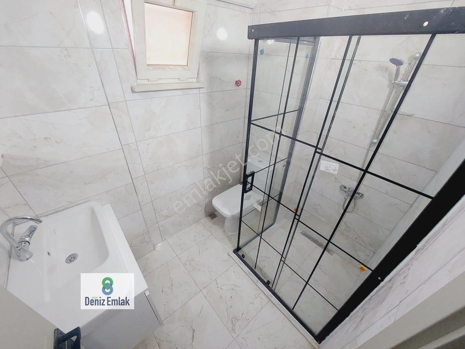 Denizden Akçayda Öncephe Komple Tadilatlı Satılık 2+1 Daire. — fotoğraf 10