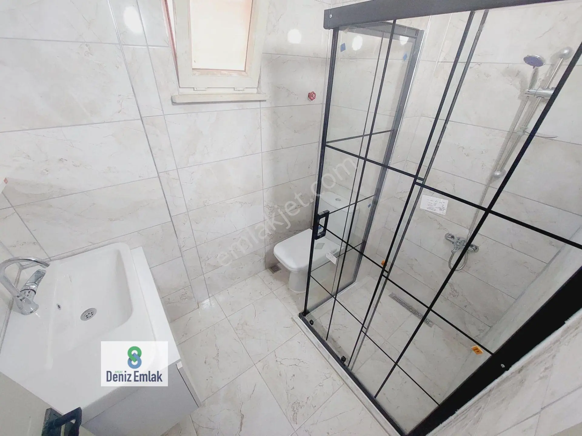 Denizden Akçayda Öncephe Komple Tadilatlı Satılık 2+1 Daire. — fotoğraf 20