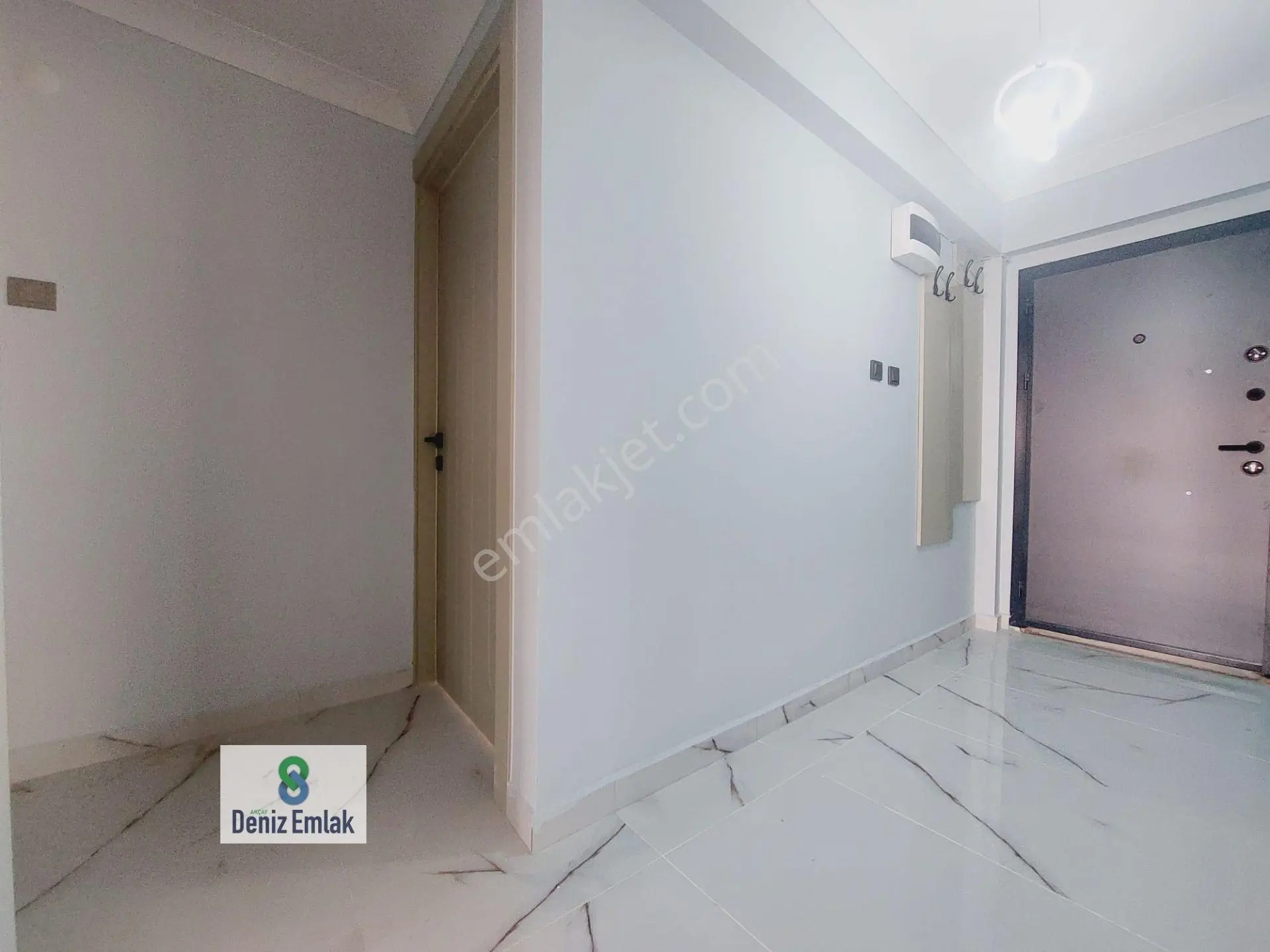 Denizden Akçayda Öncephe Komple Tadilatlı Satılık 2+1 Daire. — fotoğraf 23