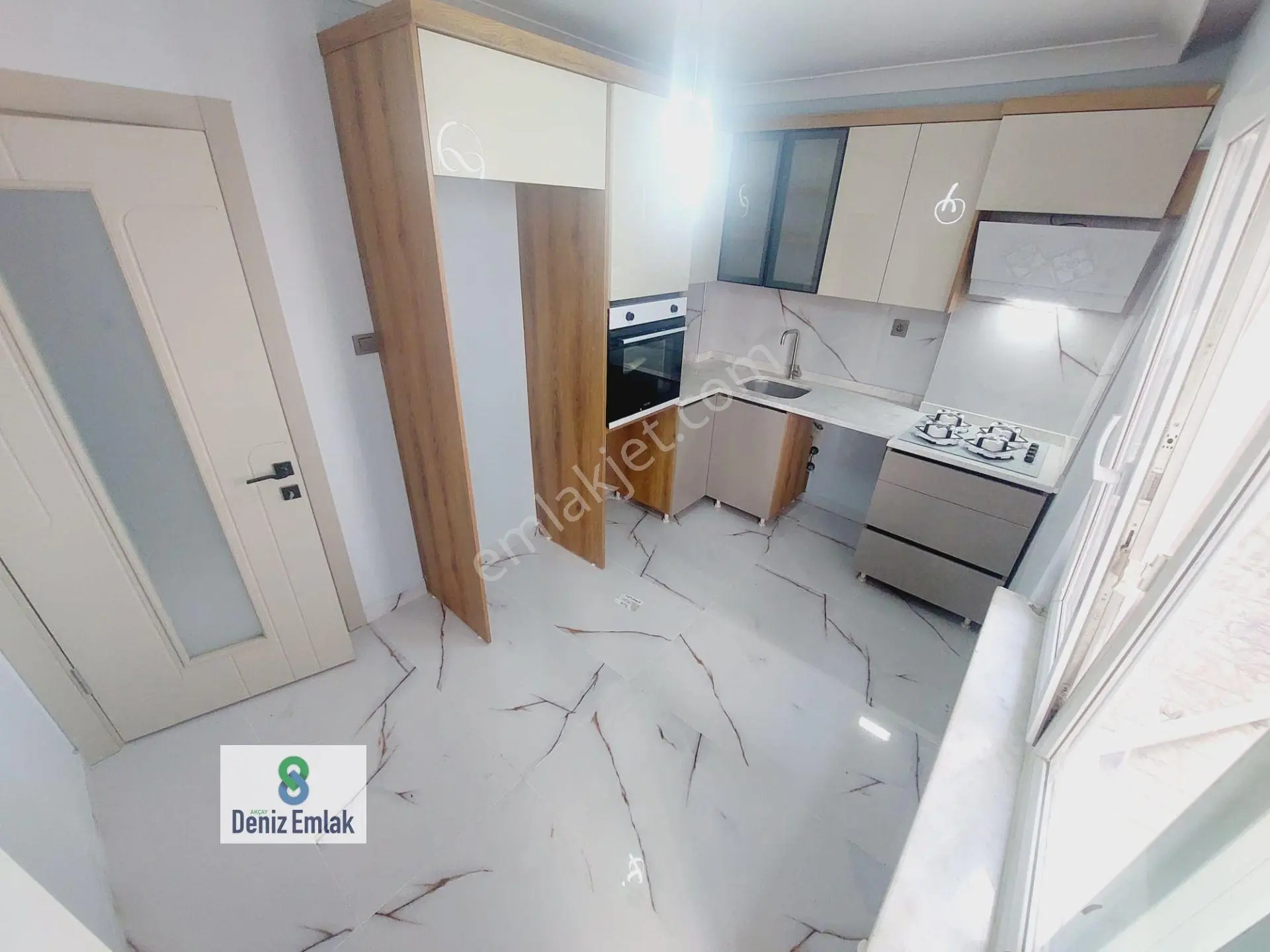 Denizden Akçayda Öncephe Komple Tadilatlı Satılık 2+1 Daire. — fotoğraf 26