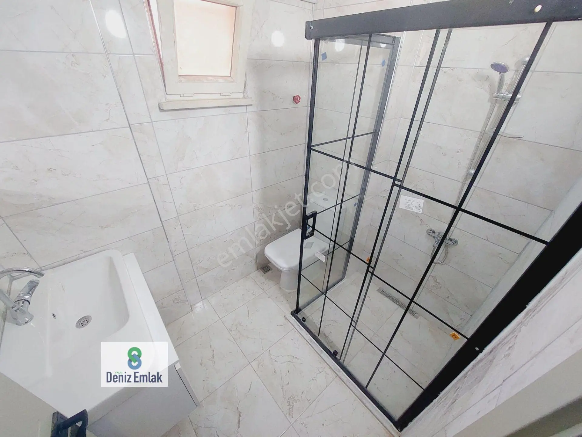 Denizden Akçayda Öncephe Komple Tadilatlı Satılık 2+1 Daire. — fotoğraf 30