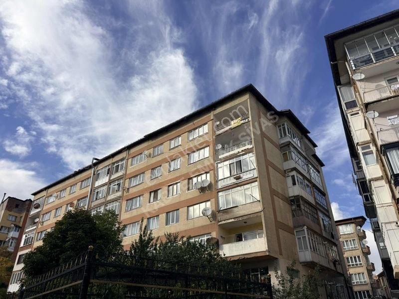 Kabze Emlaktan Sivas Mrk Osman Paşa Caddesind Satılık Daire..!! — fotoğraf 35