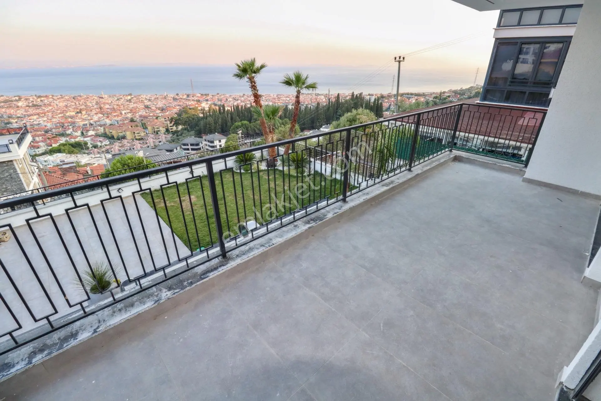 Altınoluk'ta Özel Yapım Asansörlü Ultra Lüks Ev Villa — fotoğraf 9