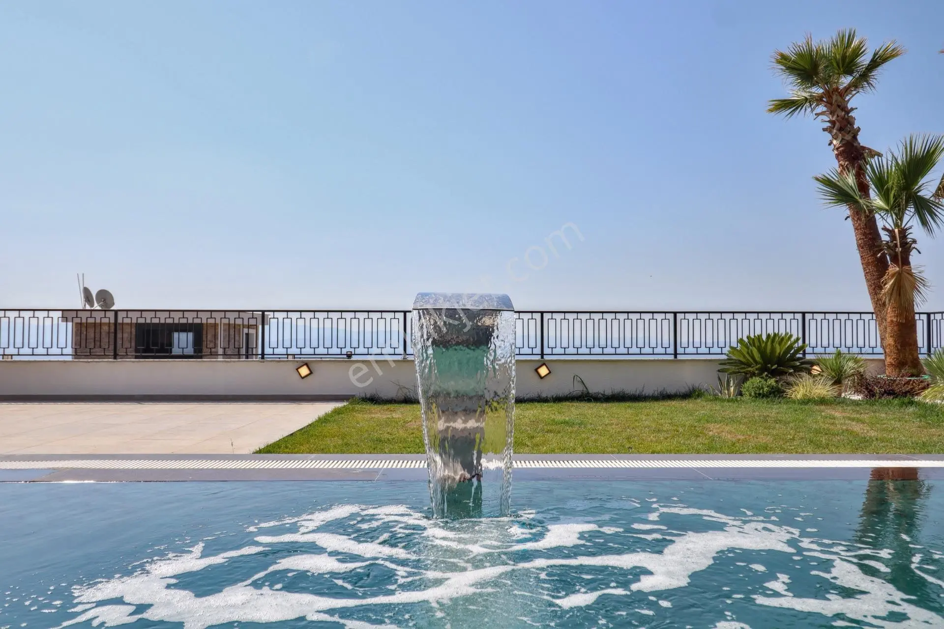 Altınoluk'ta Özel Yapım Asansörlü Ultra Lüks Ev Villa — fotoğraf 10