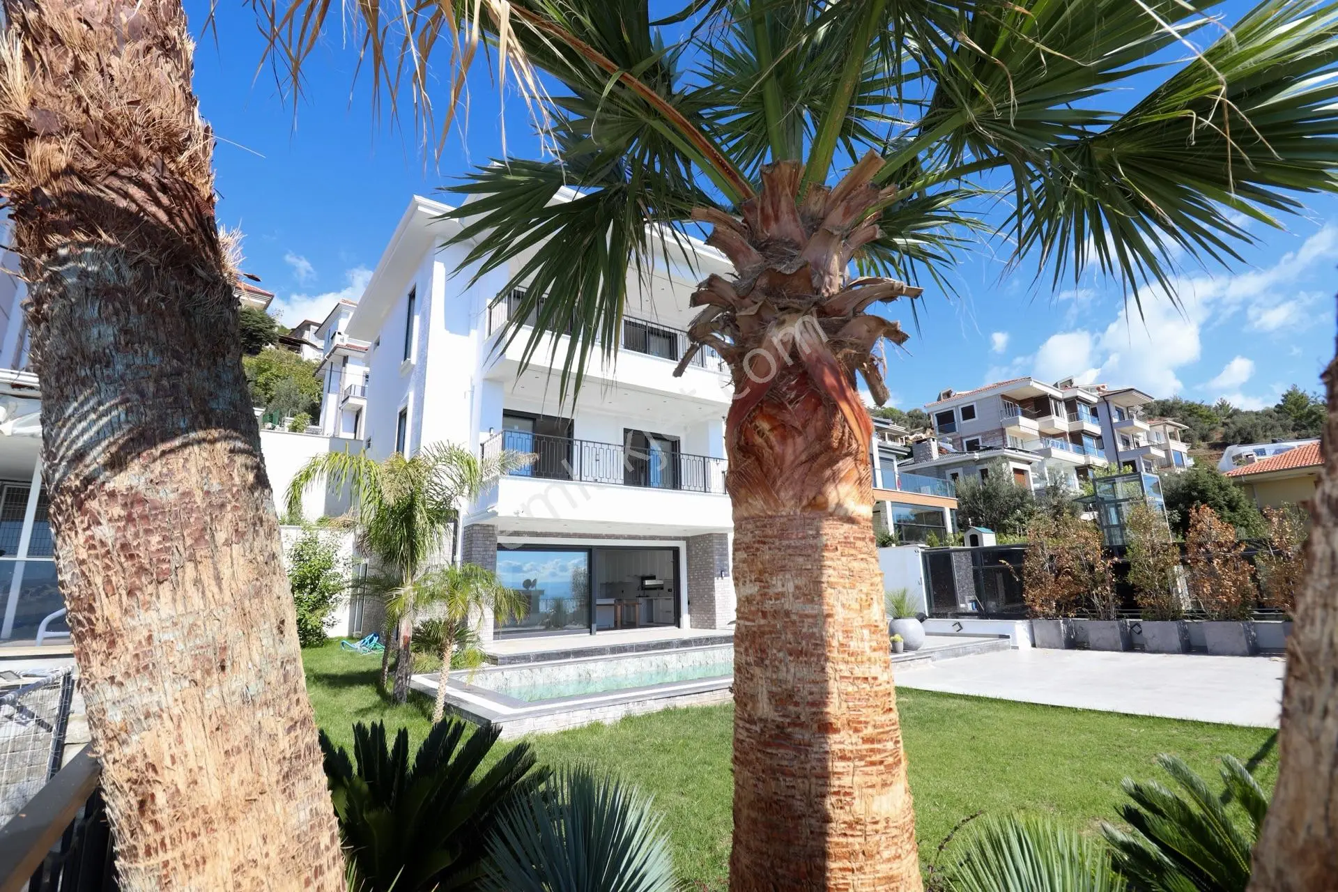 Altınoluk'ta Özel Yapım Asansörlü Ultra Lüks Ev Villa — fotoğraf 22