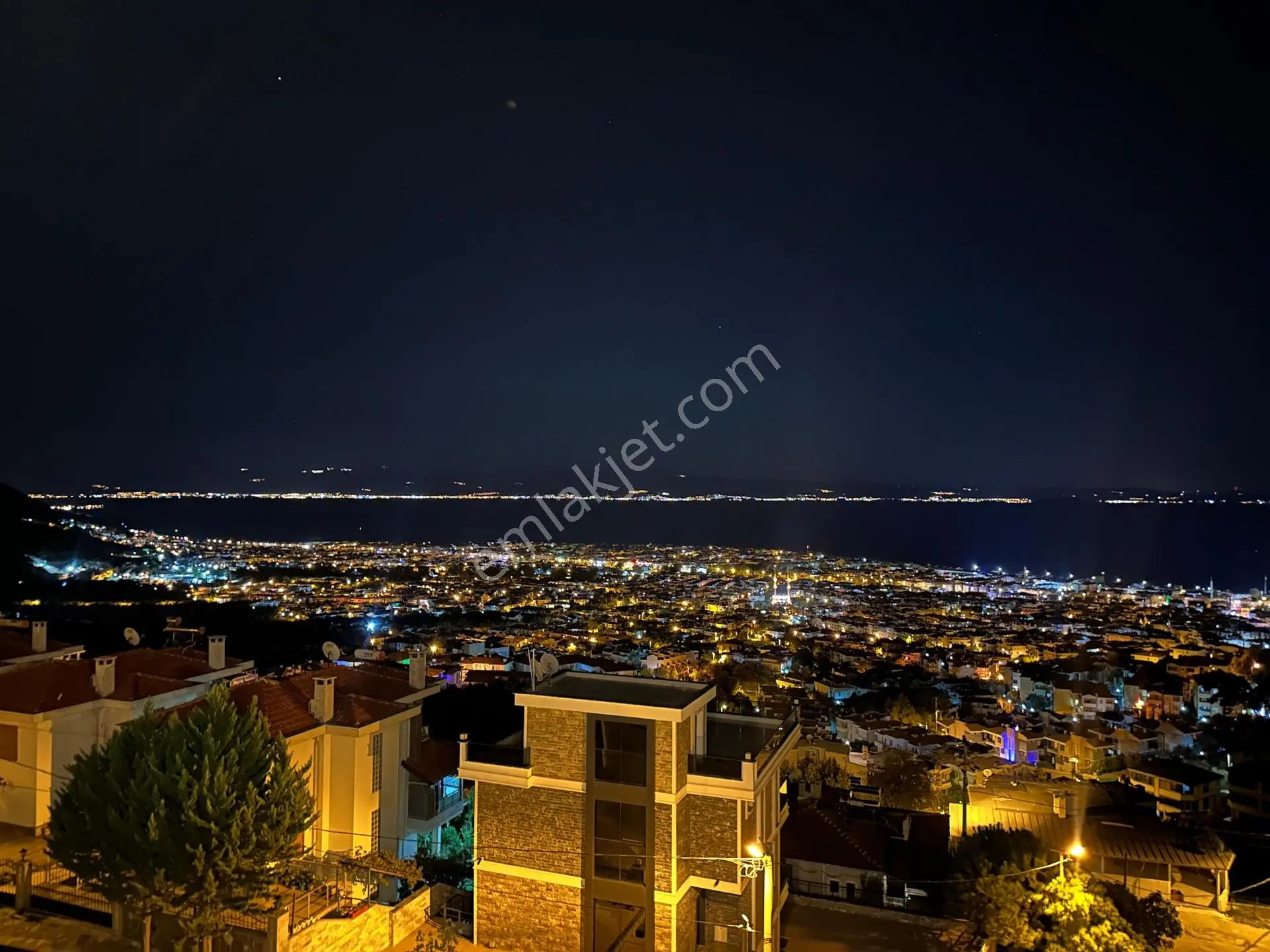 Altınoluk'ta Özel Yapım Asansörlü Ultra Lüks Ev Villa — fotoğraf 24