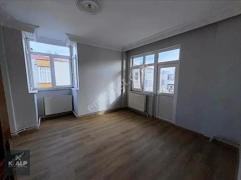 Kalp Satıyor!..vefa Ptt Karşısı Belediye Bloklarında 3+1 Daire — fotoğraf 7