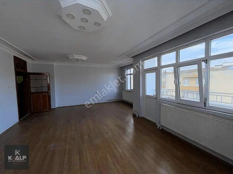 Kalp Satıyor!..vefa Ptt Karşısı Belediye Bloklarında 3+1 Daire — fotoğraf 16