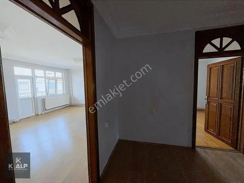 Kalp Satıyor!..vefa Ptt Karşısı Belediye Bloklarında 3+1 Daire — fotoğraf 18