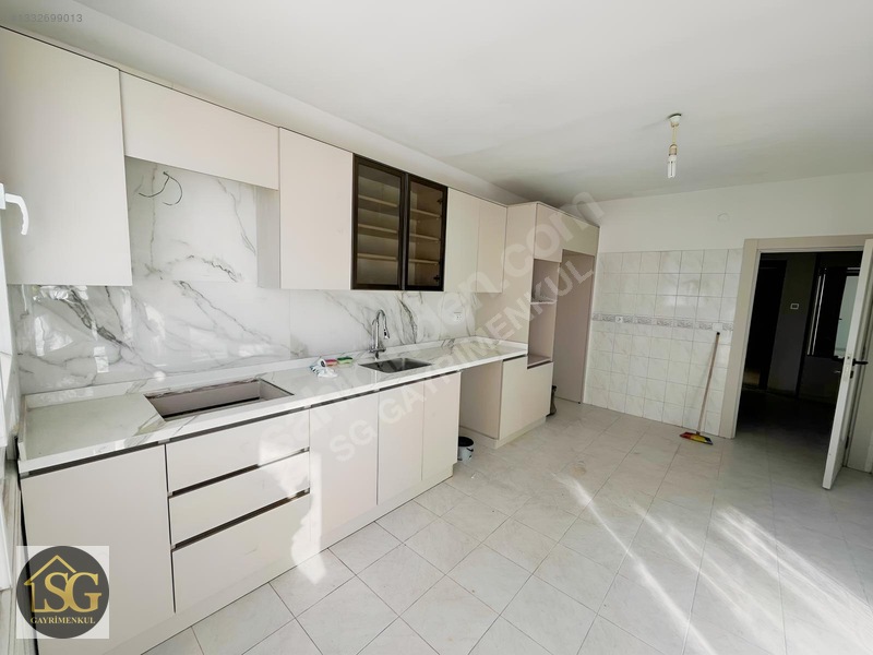 Erdemli Merkezde Geniş Ve Masrafsız 3+1 Kiralık Daire
