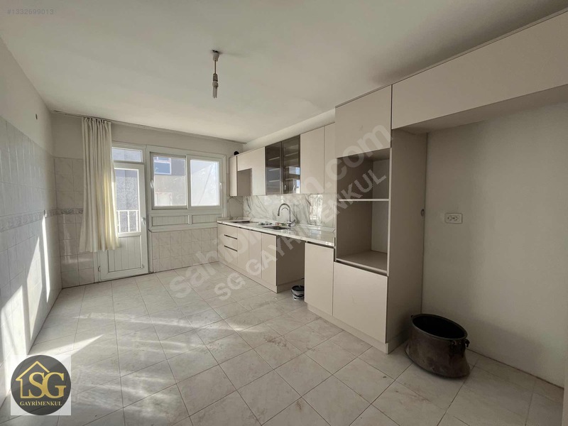Erdemli Merkezde Geniş Ve Masrafsız 3+1 Kiralık Daire — fotoğraf 3