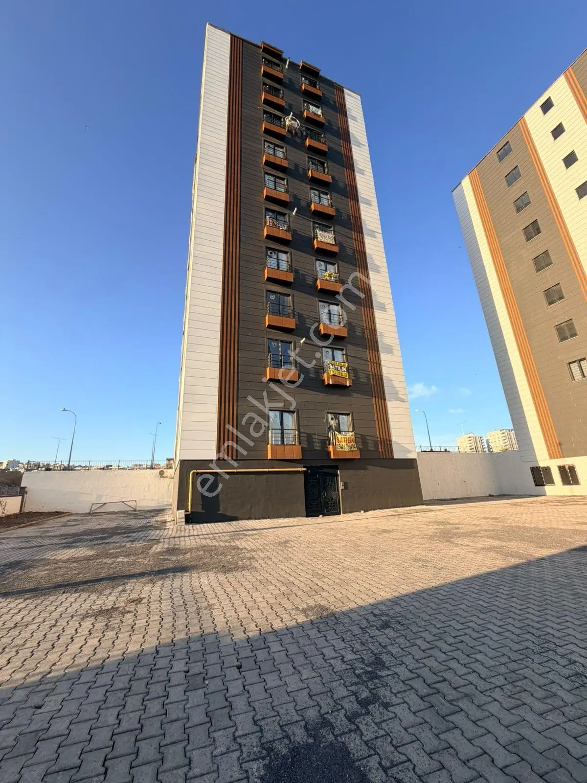 Akev Gayrimenkul'den Mehmetçik 3 Bloklu Sitede Sıfır 1+1 Daire — fotoğraf 3
