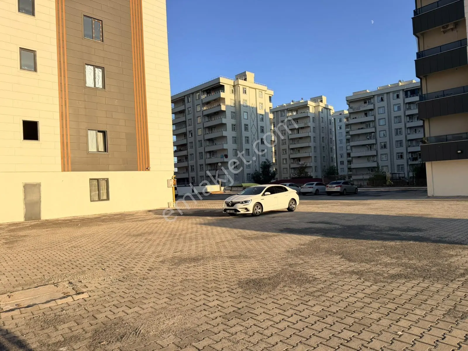 Akev Gayrimenkul'den Mehmetçik 3 Bloklu Sitede Sıfır 1+1 Daire — fotoğraf 4