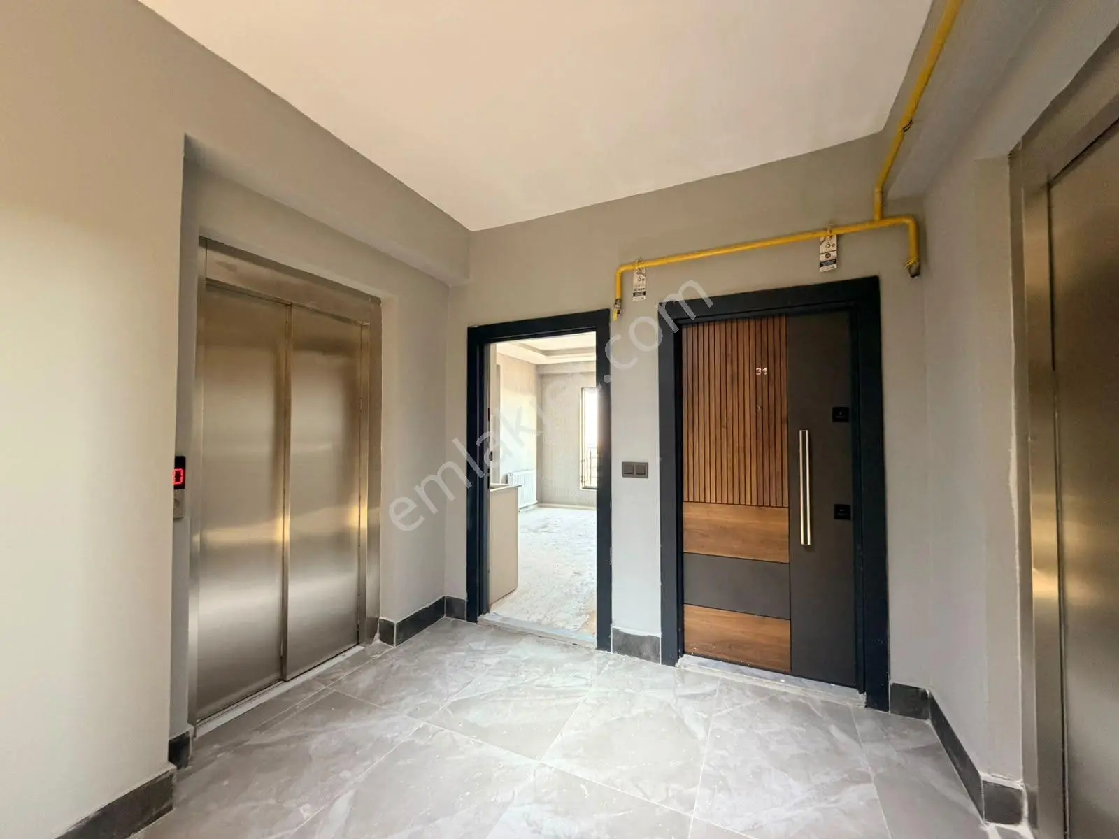 Akev Gayrimenkul'den Mehmetçik 3 Bloklu Sitede Sıfır 1+1 Daire — fotoğraf 7