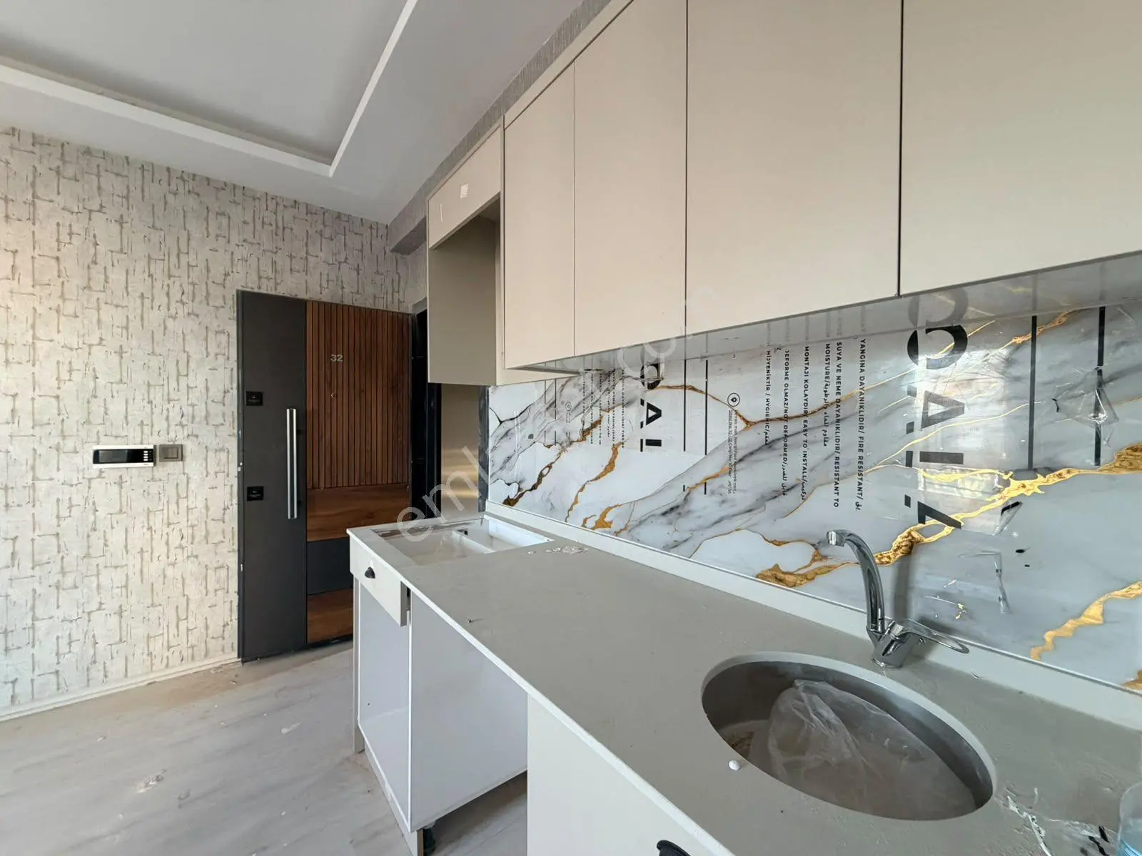 Akev Gayrimenkul'den Mehmetçik 3 Bloklu Sitede Sıfır 1+1 Daire — fotoğraf 13