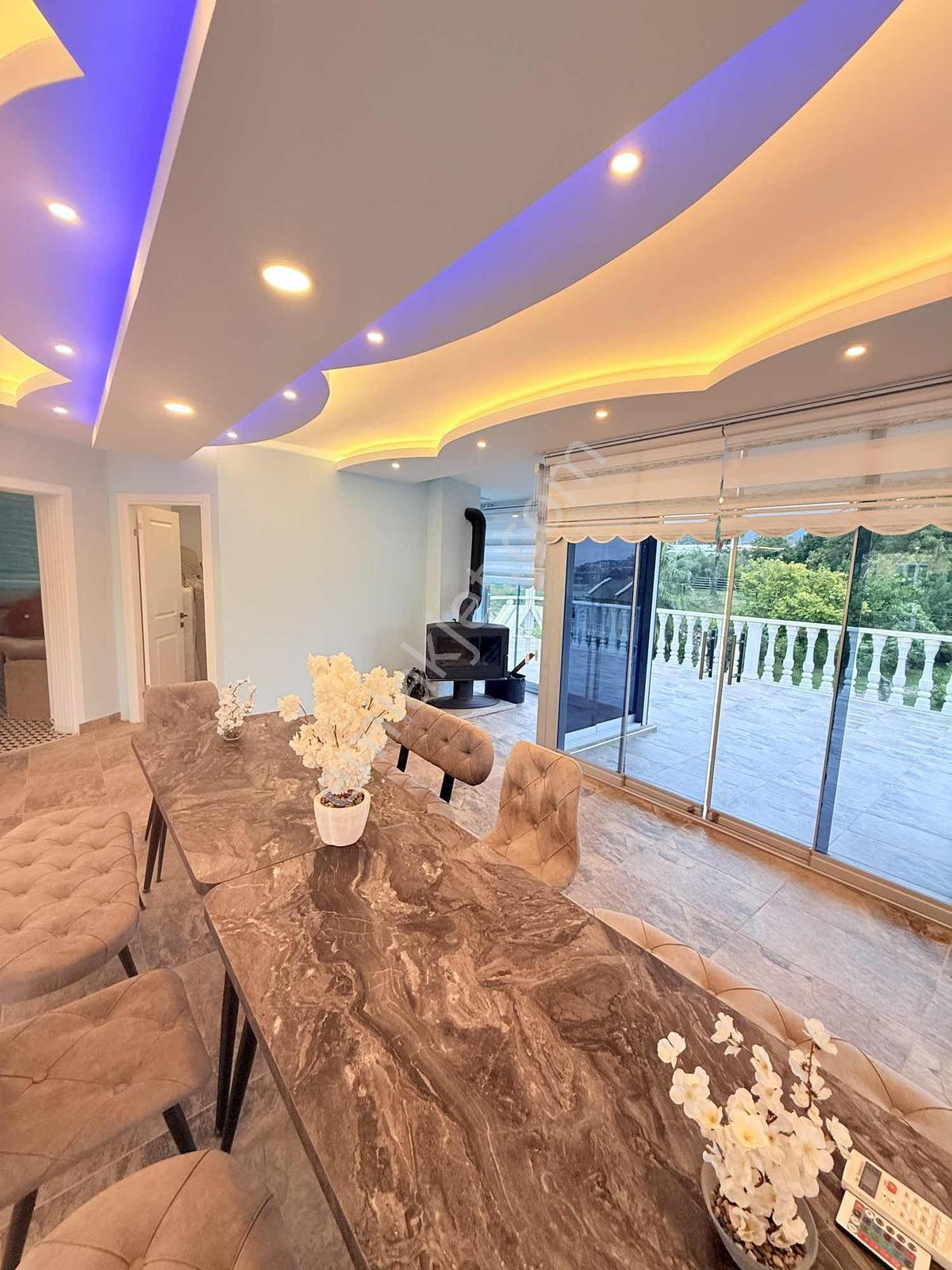 Alanya Konaklı'da Lüks Eşyalı Satılık Havuzlu Villa — fotoğraf 9