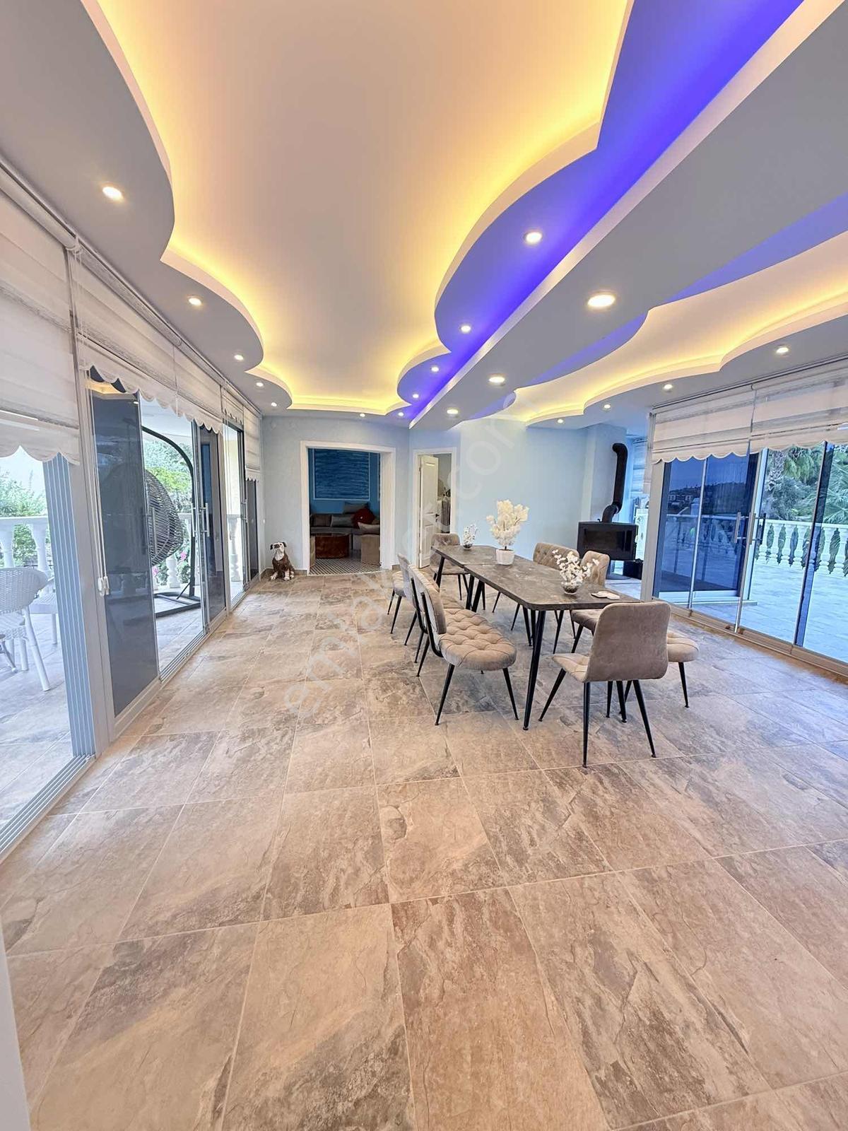 Alanya Konaklı'da Lüks Eşyalı Satılık Havuzlu Villa — fotoğraf 11