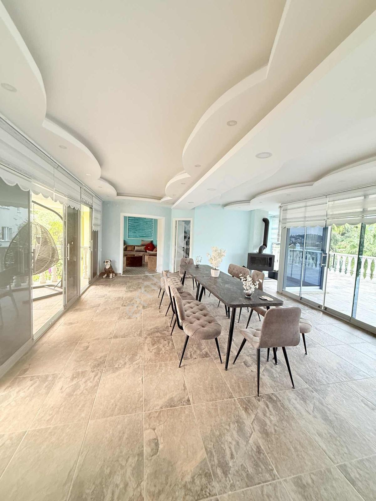 Alanya Konaklı'da Lüks Eşyalı Satılık Havuzlu Villa — fotoğraf 12