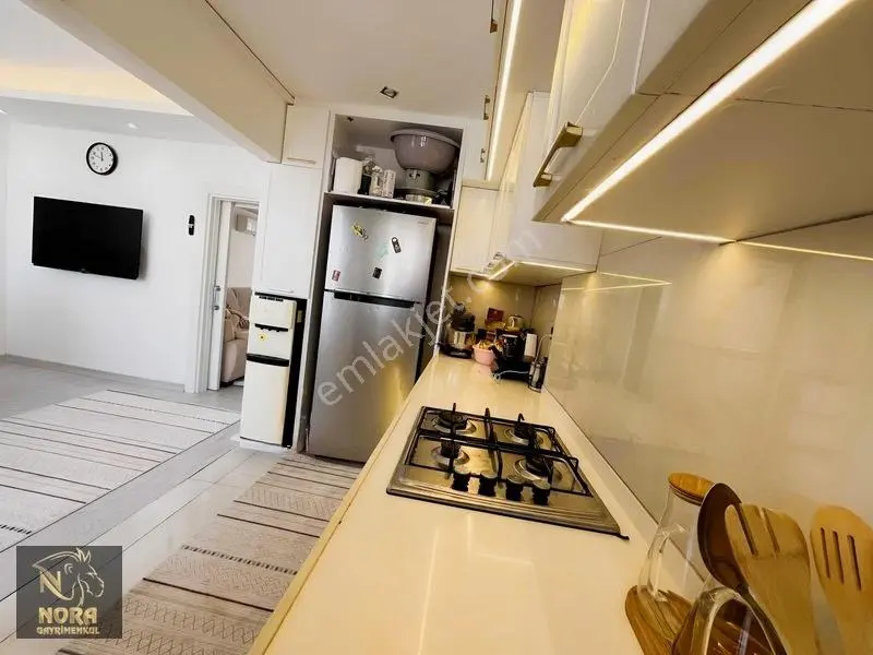 Viranşehir'de 3.5+1 İçi Yeni Tadilatlı Site İçi Havuzlu Daire — fotoğraf 2
