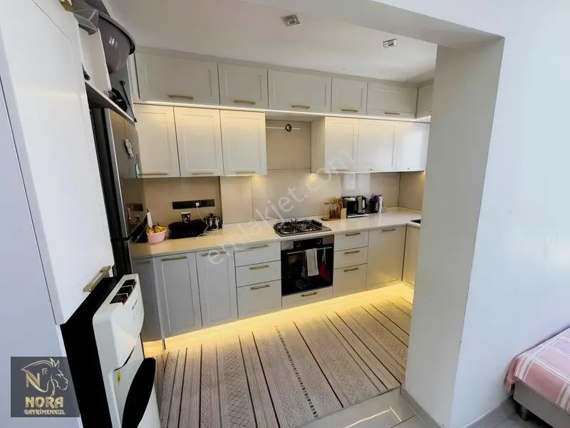 Viranşehir'de 3.5+1 İçi Yeni Tadilatlı Site İçi Havuzlu Daire — fotoğraf 3