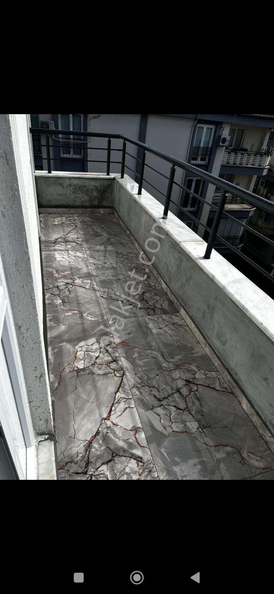Bursa Caddesi'nde Satılık 1+1 Apart — fotoğraf 3