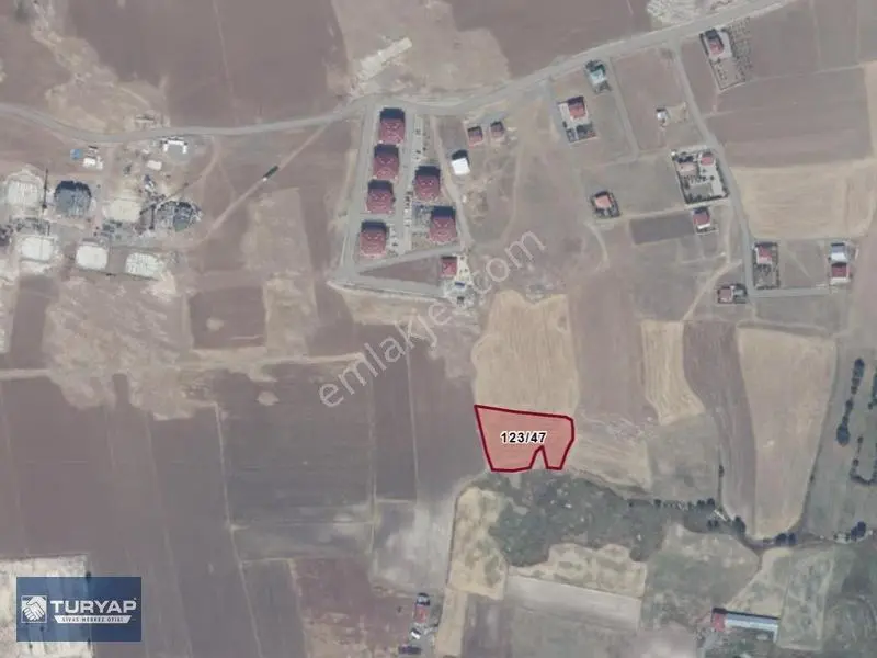 Turyap Sivas'dan Hafik'de İmar Sınırında 3715 M2 Tek Tapu Tarla — fotoğraf 7