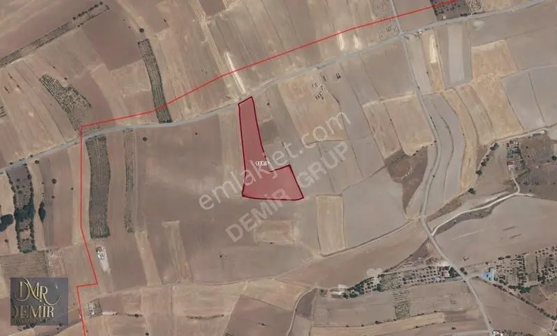 Beşikköy'De Satılık 15.794 M² Resmi Yollu Tarla